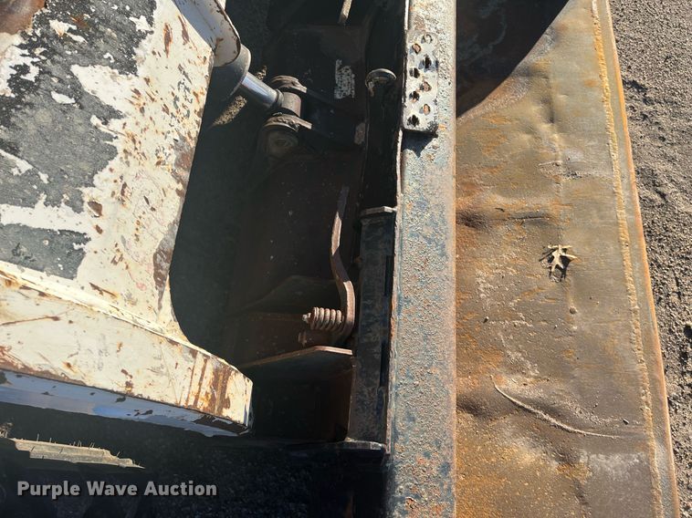 image for item DG5394 2001 Bobcat 863  skid steer loader