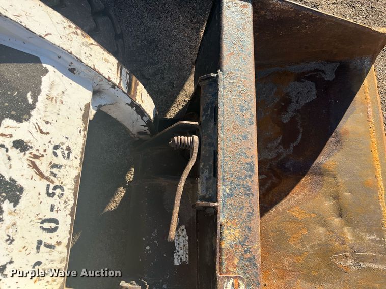 image for item DG5394 2001 Bobcat 863  skid steer loader