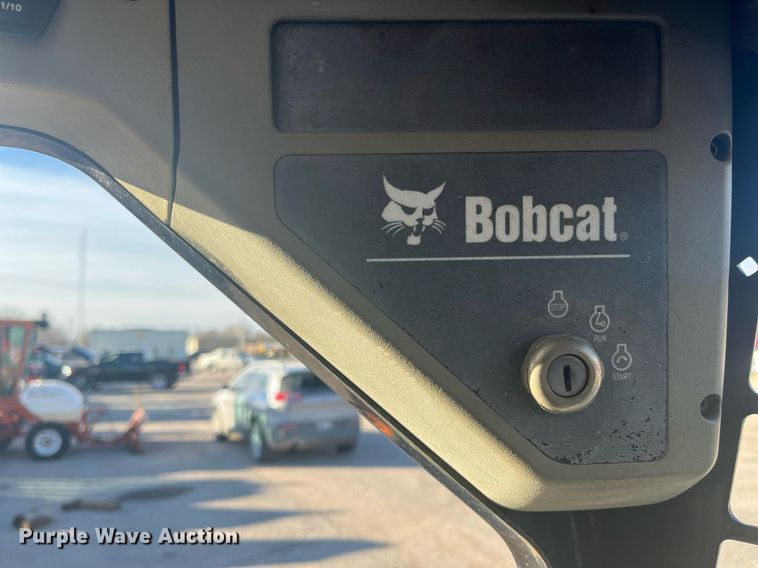 image for item DG5394 2001 Bobcat 863  skid steer loader