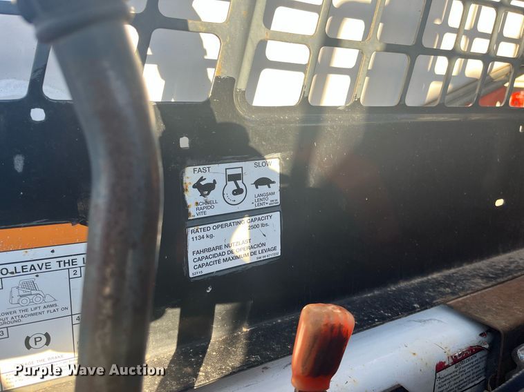 image for item DG5394 2001 Bobcat 863  skid steer loader