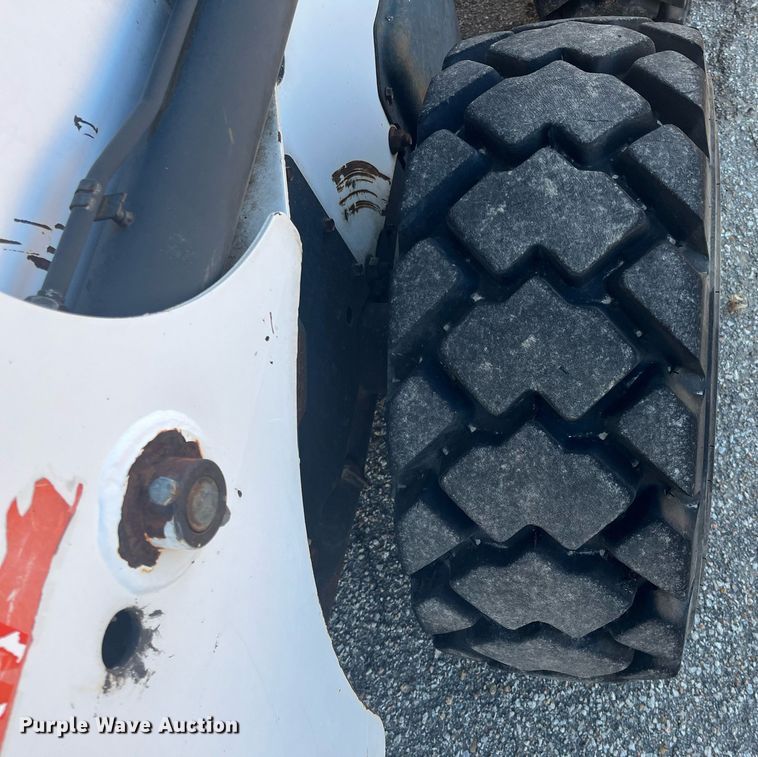 image for item DG5394 2001 Bobcat 863  skid steer loader