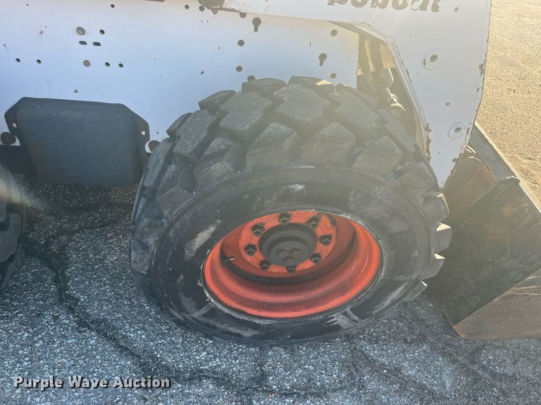 image for item DG5394 2001 Bobcat 863  skid steer loader