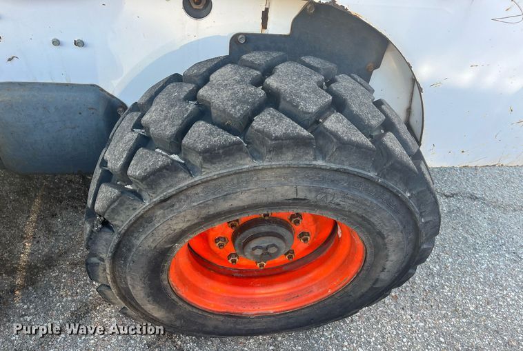 image for item DG5394 2001 Bobcat 863  skid steer loader