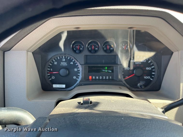 image for item DG5395 2010 Ford F250 Super Duty  utility bed pickup truck