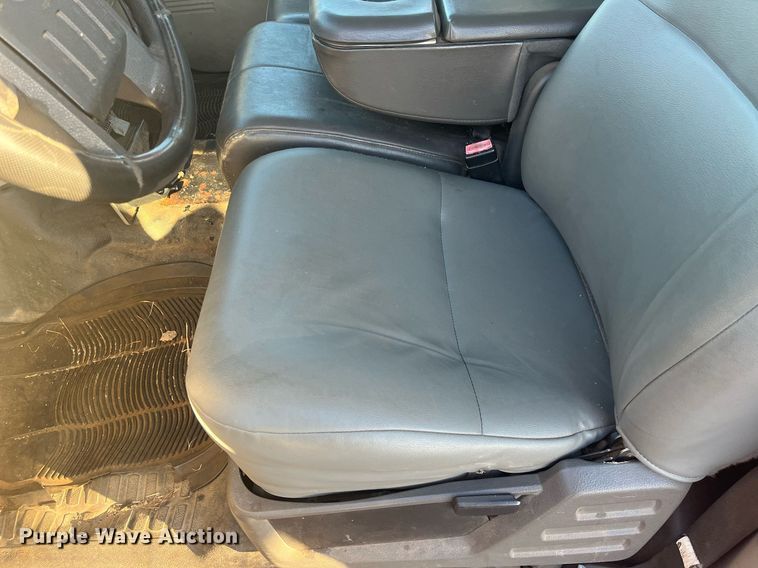 image for item DG5395 2010 Ford F250 Super Duty  utility bed pickup truck