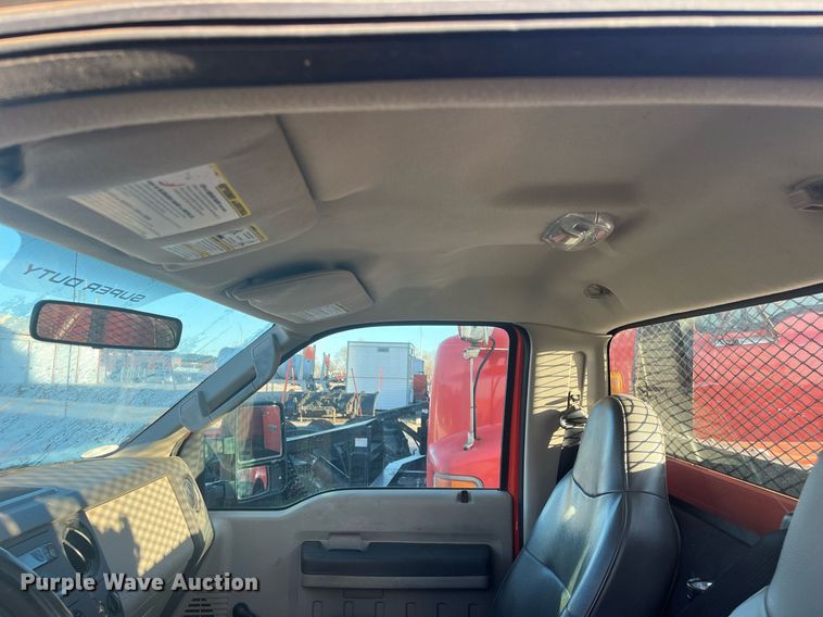 image for item DG5395 2010 Ford F250 Super Duty  utility bed pickup truck