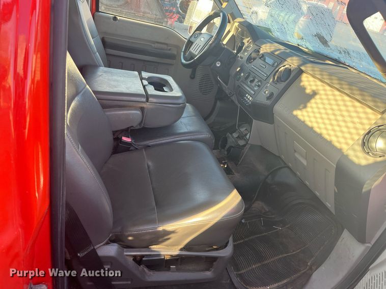 image for item DG5395 2010 Ford F250 Super Duty  utility bed pickup truck