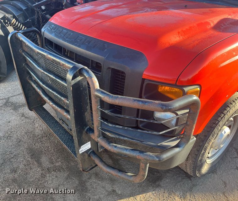 image for item DG5395 2010 Ford F250 Super Duty  utility bed pickup truck