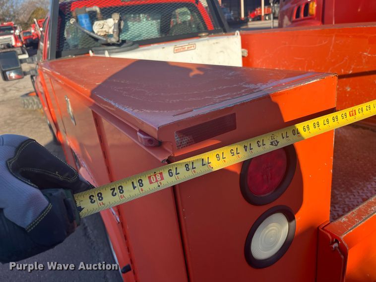 image for item DG5395 2010 Ford F250 Super Duty  utility bed pickup truck