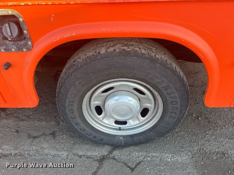 image for item DG5395 2010 Ford F250 Super Duty  utility bed pickup truck