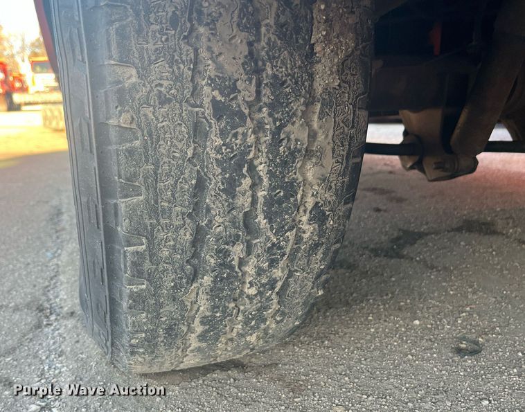 image for item DG5395 2010 Ford F250 Super Duty  utility bed pickup truck