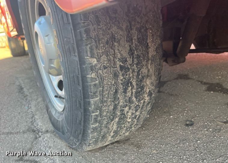 image for item DG5395 2010 Ford F250 Super Duty  utility bed pickup truck