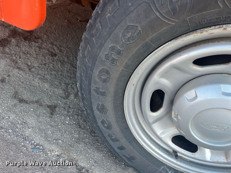 image for item DG5395 2010 Ford F250 Super Duty  utility bed pickup truck