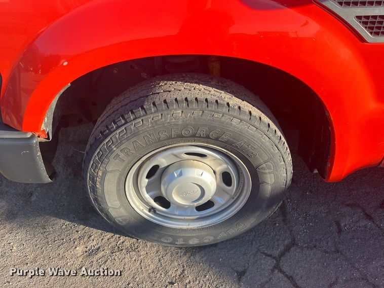 image for item DG5395 2010 Ford F250 Super Duty  utility bed pickup truck