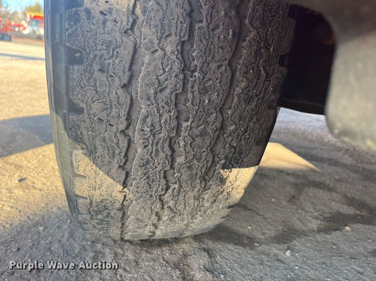 image for item DG5395 2010 Ford F250 Super Duty  utility bed pickup truck