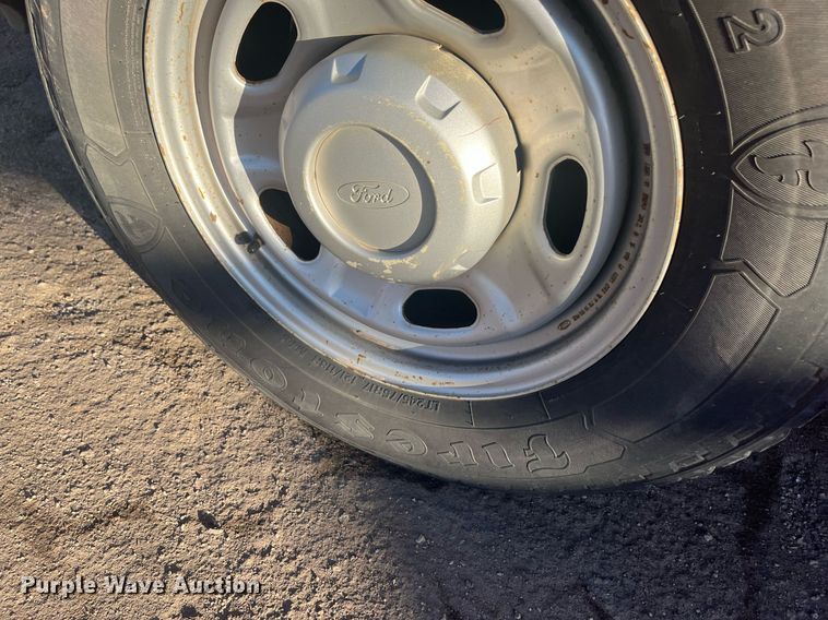 image for item DG5395 2010 Ford F250 Super Duty  utility bed pickup truck