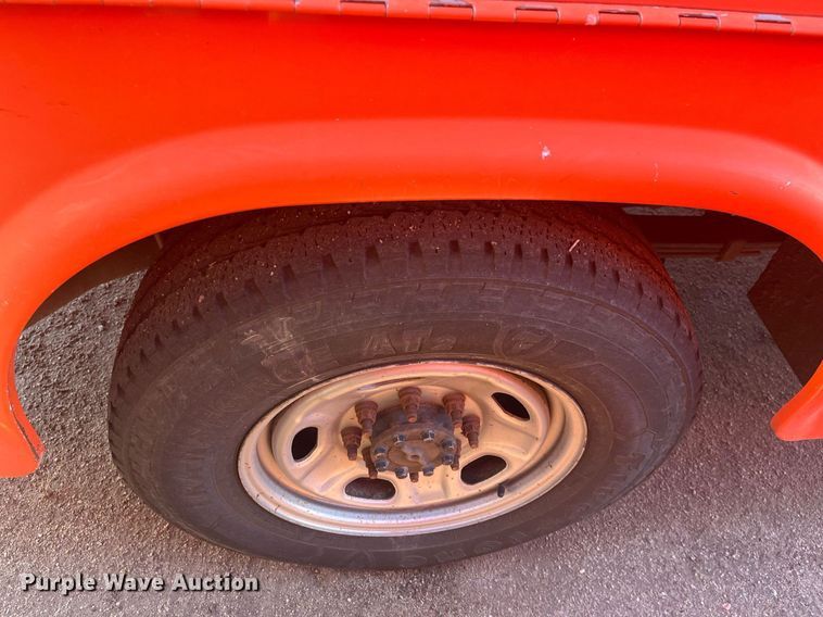 image for item DG5395 2010 Ford F250 Super Duty  utility bed pickup truck