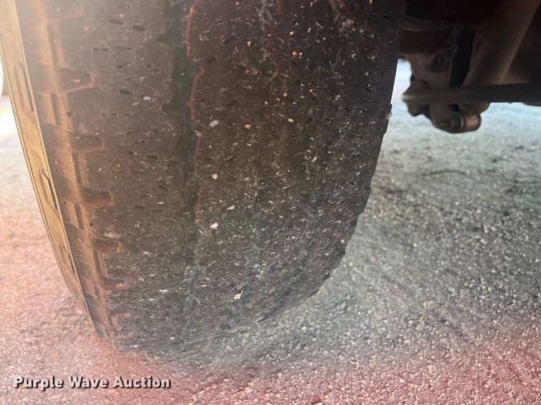 image for item DG5395 2010 Ford F250 Super Duty  utility bed pickup truck