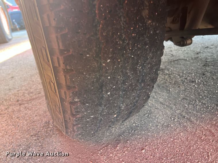 image for item DG5395 2010 Ford F250 Super Duty  utility bed pickup truck