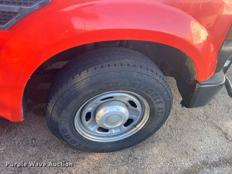 image for item DG5395 2010 Ford F250 Super Duty  utility bed pickup truck