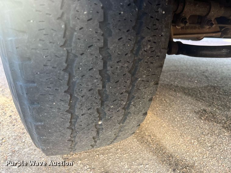 image for item DG5395 2010 Ford F250 Super Duty  utility bed pickup truck