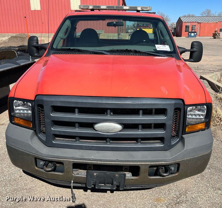 image for item DG5396 2006 Ford F250 Super Duty  utility bed pickup truck