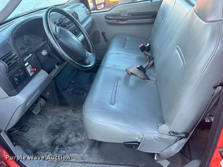 image for item DG5396 2006 Ford F250 Super Duty  utility bed pickup truck