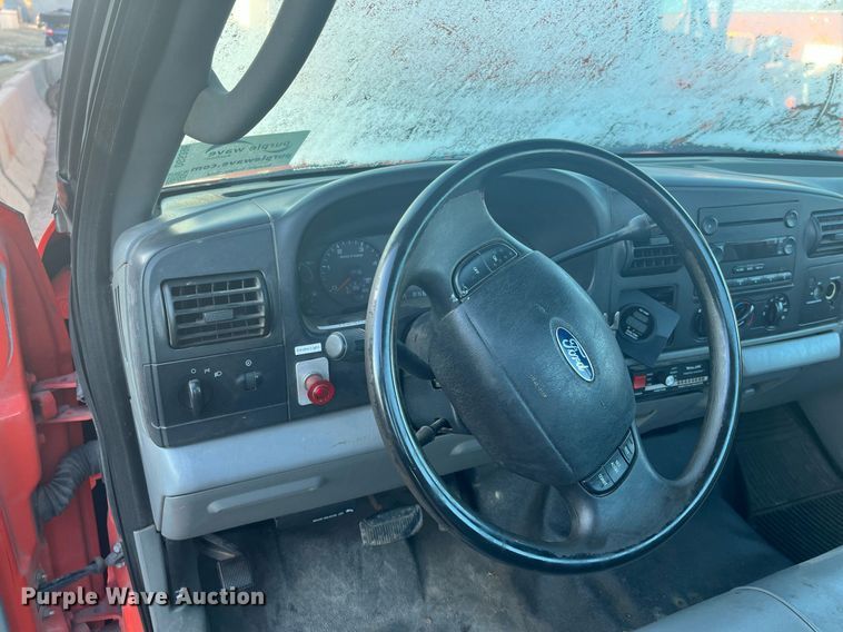 image for item DG5396 2006 Ford F250 Super Duty  utility bed pickup truck