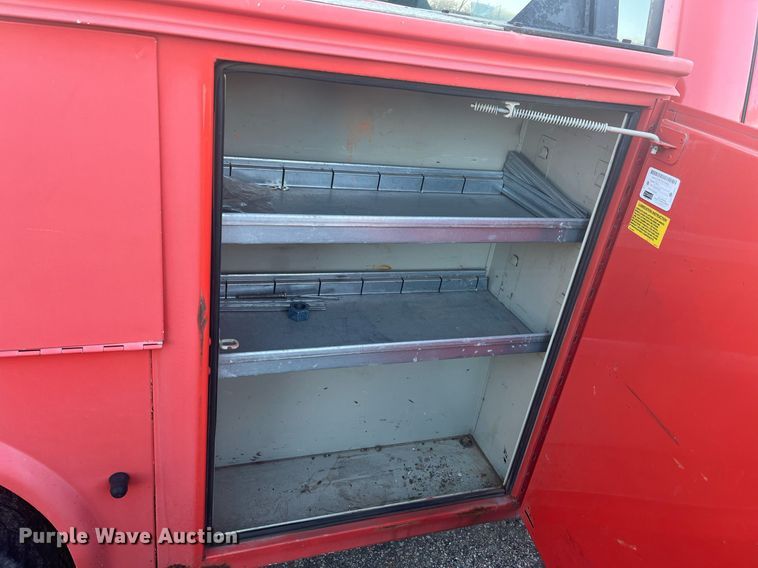 image for item DG5396 2006 Ford F250 Super Duty  utility bed pickup truck