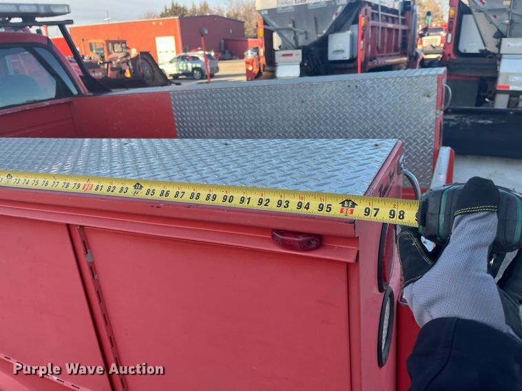 image for item DG5396 2006 Ford F250 Super Duty  utility bed pickup truck