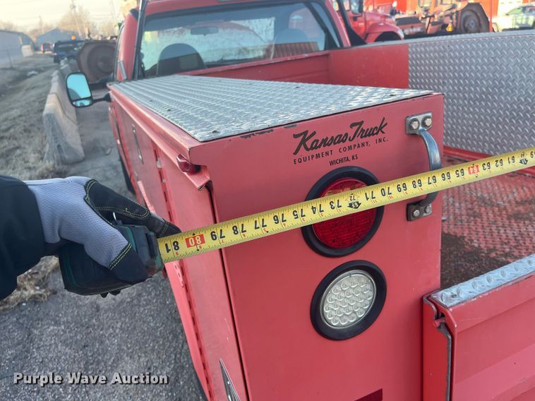 image for item DG5396 2006 Ford F250 Super Duty  utility bed pickup truck