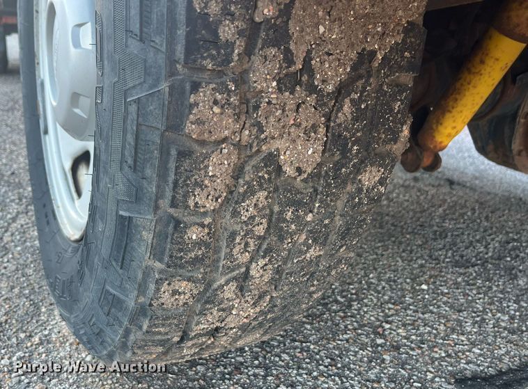 image for item DG5396 2006 Ford F250 Super Duty  utility bed pickup truck