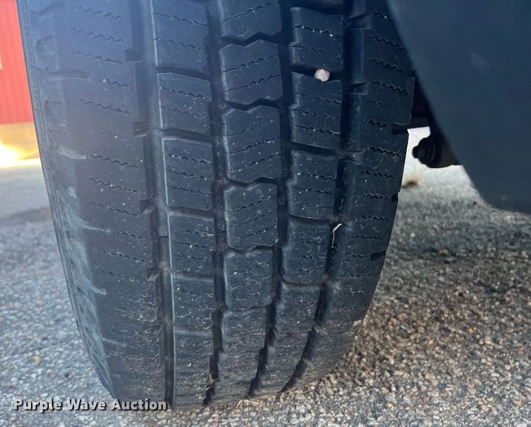 image for item DG5396 2006 Ford F250 Super Duty  utility bed pickup truck