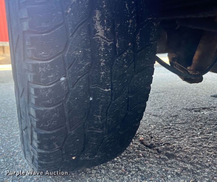 image for item DG5396 2006 Ford F250 Super Duty  utility bed pickup truck