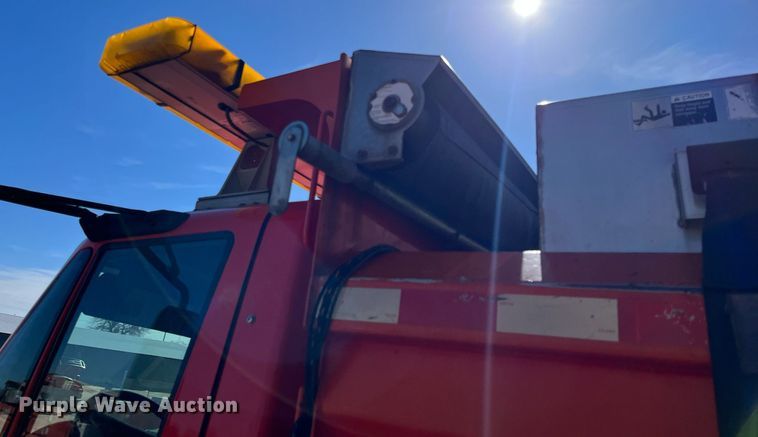 image for item DG5409 2007 International 7400  dump truck