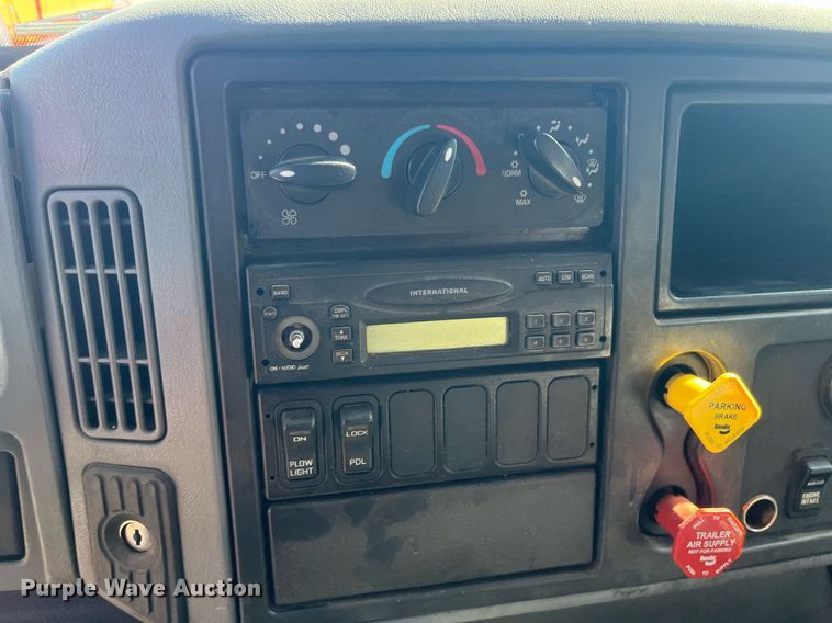 image for item DG5409 2007 International 7400  dump truck