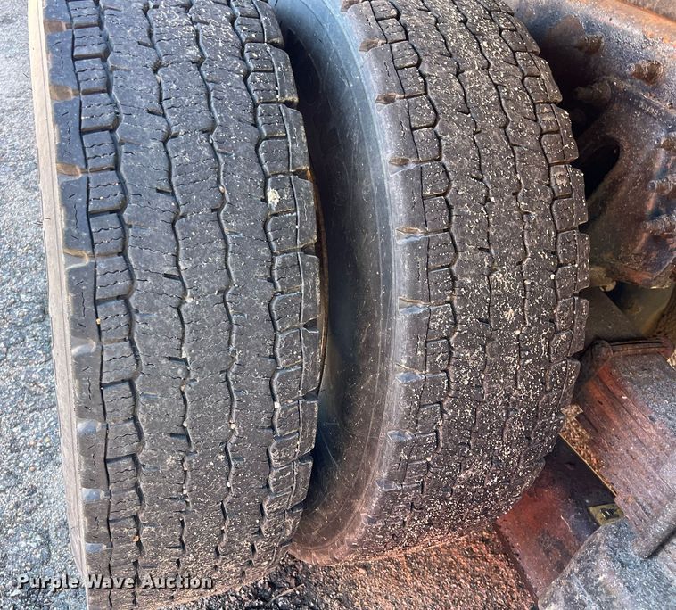 image for item DG5409 2007 International 7400  dump truck