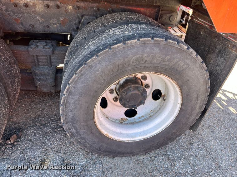 image for item DG5409 2007 International 7400  dump truck