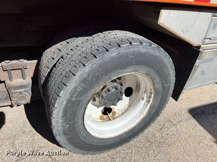 image for item DG5409 2007 International 7400  dump truck