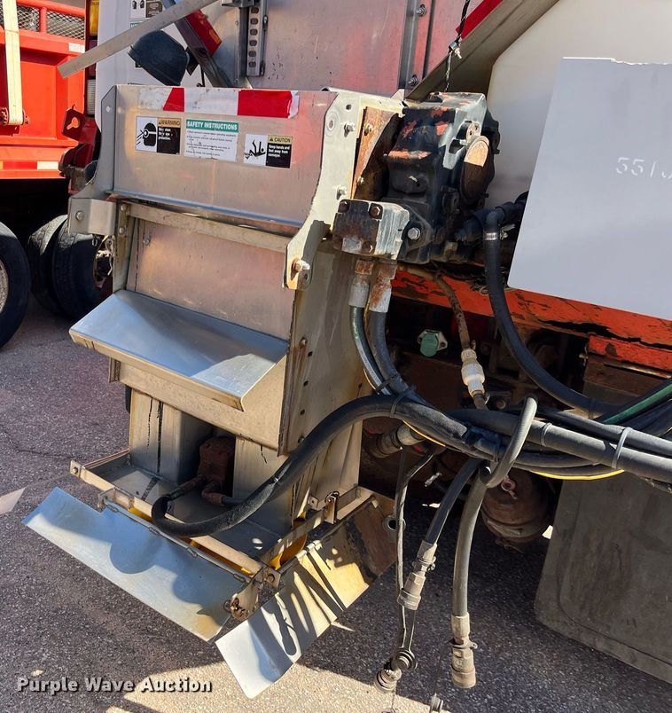 image for item DG5410 2007 International 7400  dump truck