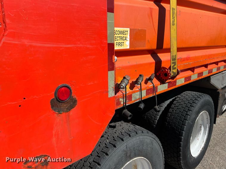 image for item DG5410 2007 International 7400  dump truck