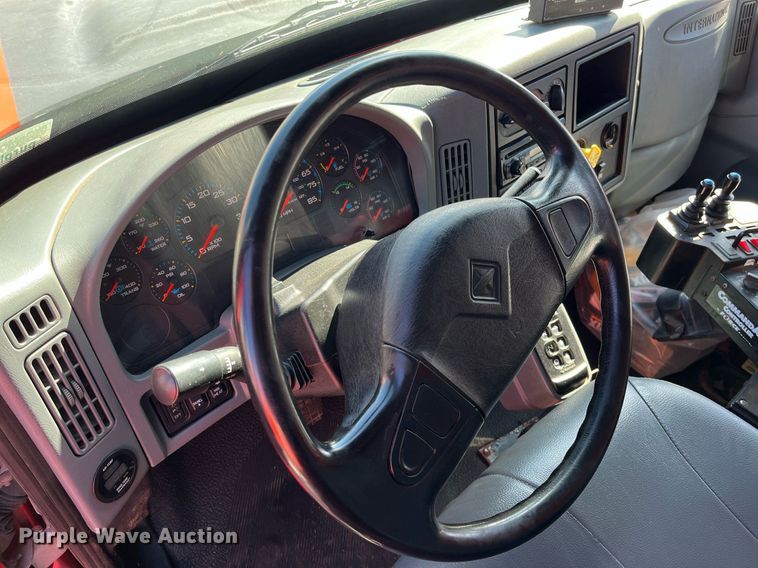 image for item DG5410 2007 International 7400  dump truck