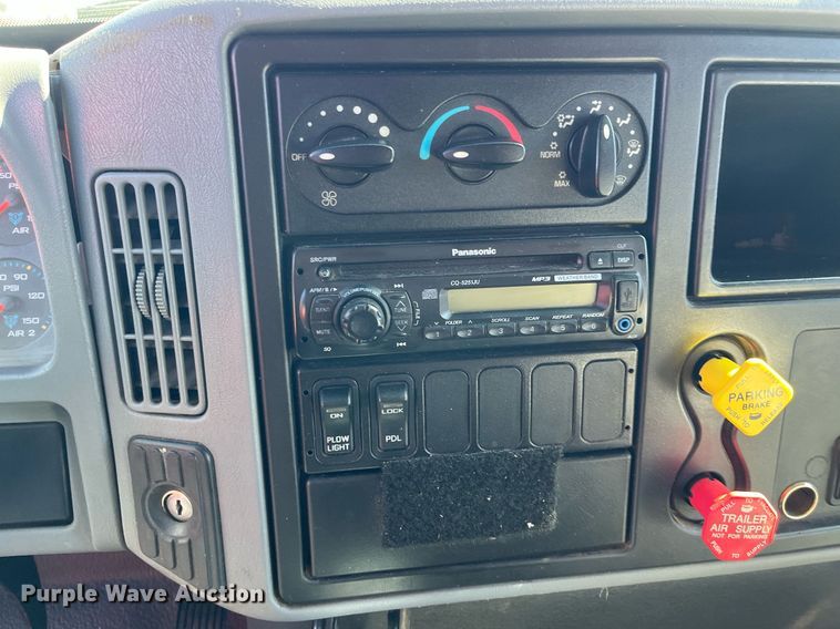 image for item DG5410 2007 International 7400  dump truck