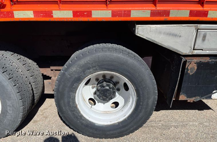 image for item DG5410 2007 International 7400  dump truck