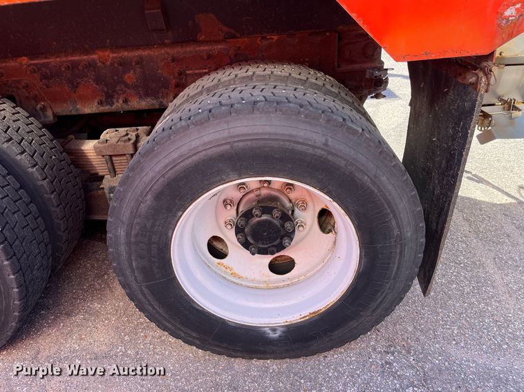 image for item DG5410 2007 International 7400  dump truck