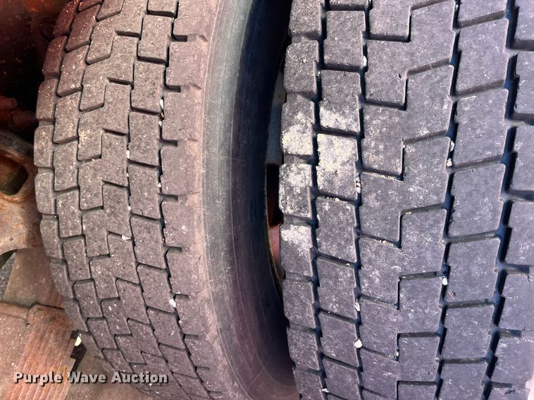 image for item DG5410 2007 International 7400  dump truck