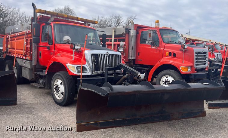 image for item DG5412 2007 International 7400  dump truck