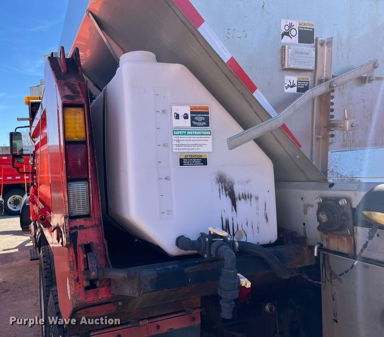 image for item DG5412 2007 International 7400  dump truck