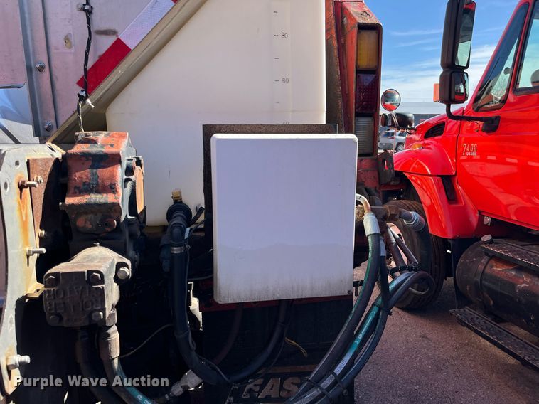 image for item DG5412 2007 International 7400  dump truck