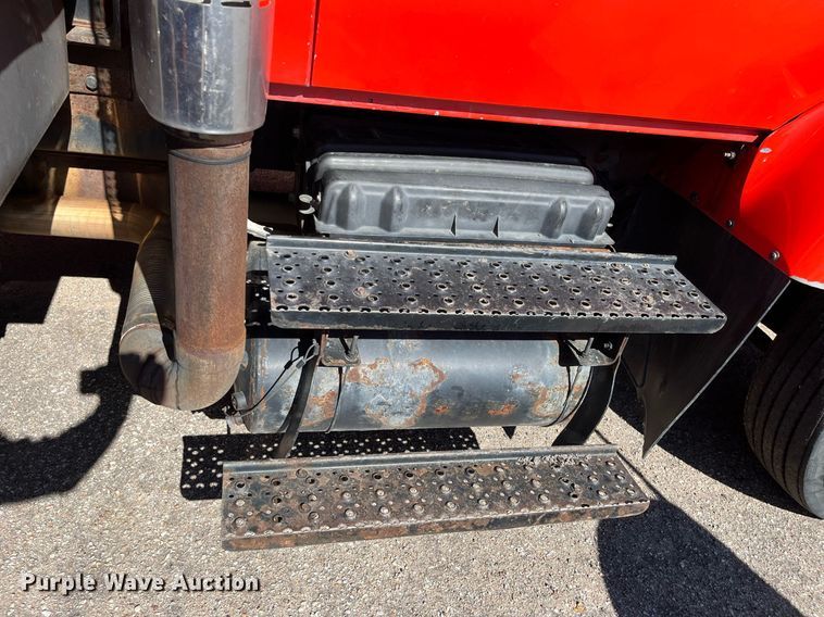 image for item DG5412 2007 International 7400  dump truck